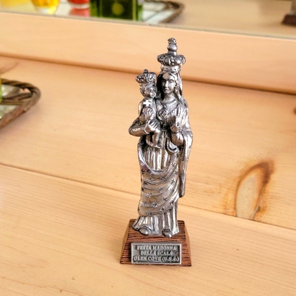 Festa Madonna Della Scala Glen Cove (U.S A.) Statue